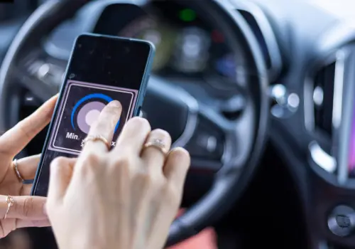 Aprende a controlar un auto usando tu celular